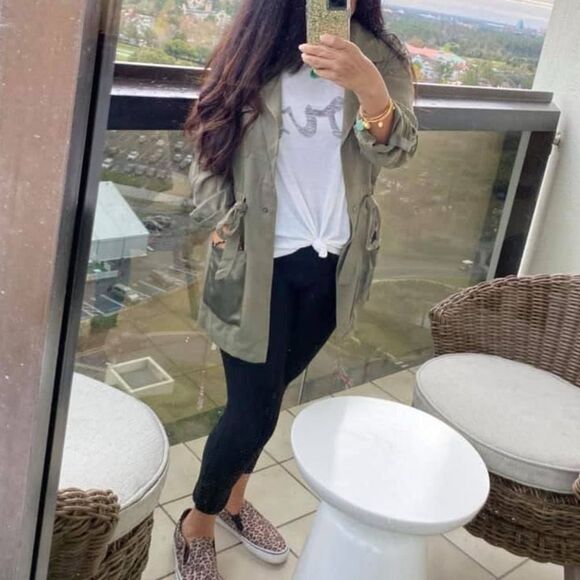 Apt. 9 Solid Roll-Tab Utility Jacket Olive Green. Size Small - Picture 4 of 10